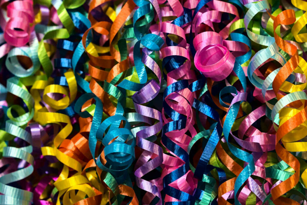 bunte Luftschlangen